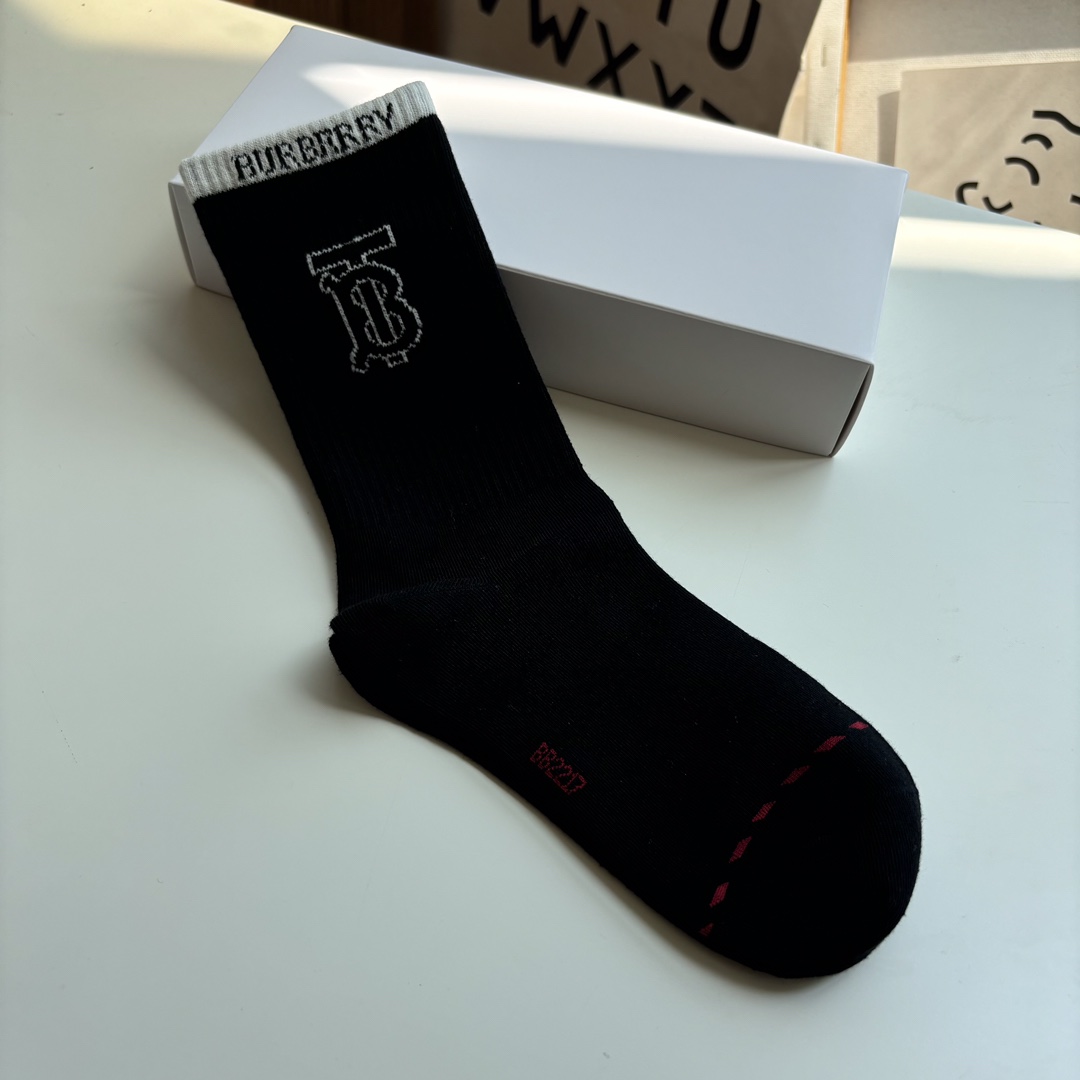 巴宝莉情侣款纯棉中筒袜 5