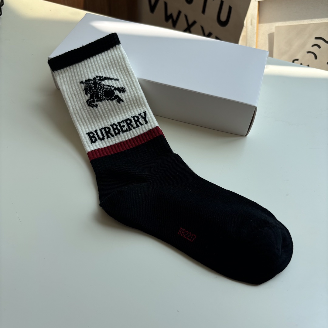 巴宝莉情侣款纯棉中筒袜 8