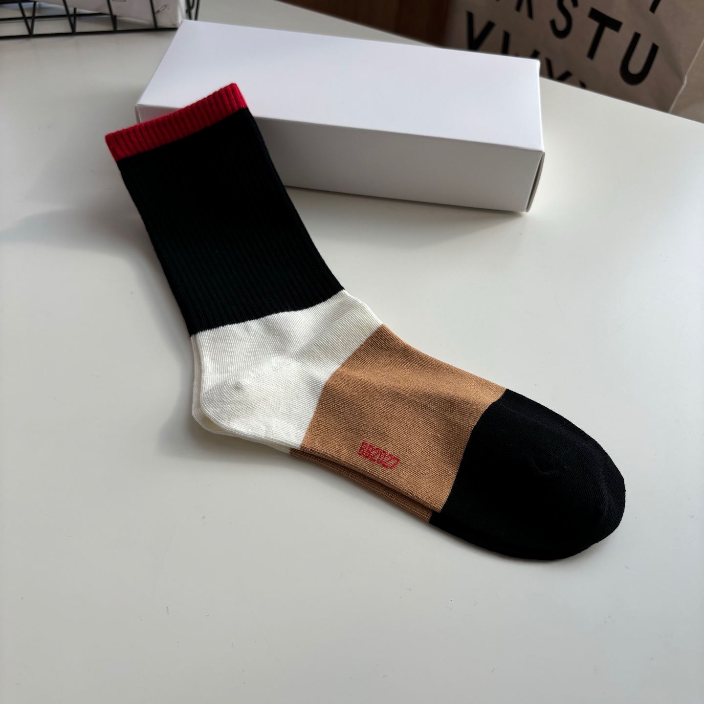 巴宝莉情侣款纯棉中筒袜 3