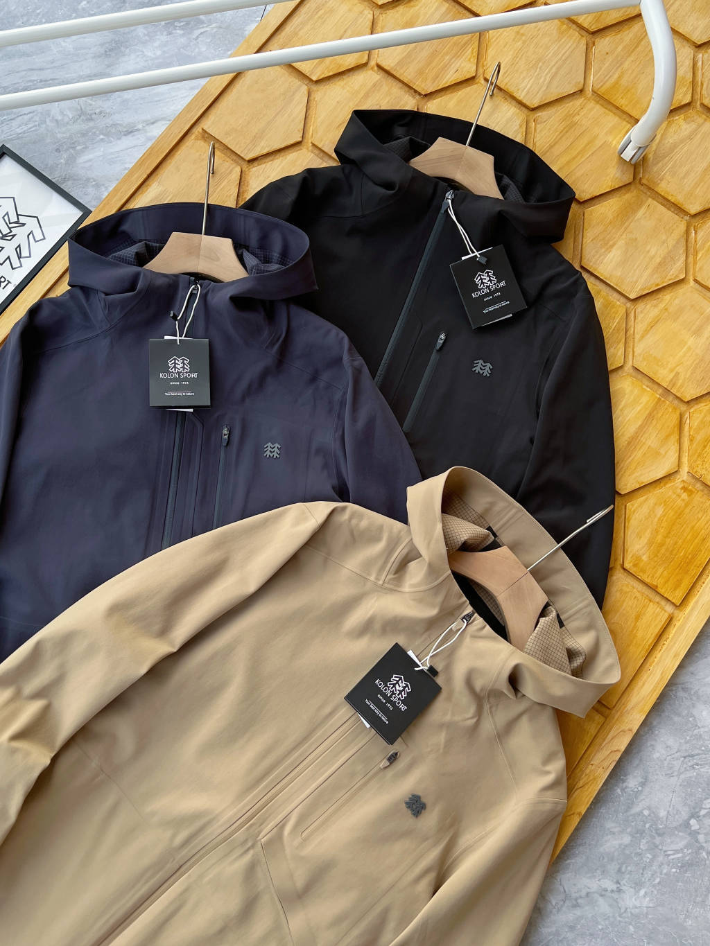 KOLON SPORT Lightweight Windproof Waterproof Softshell Outdoor Jacket