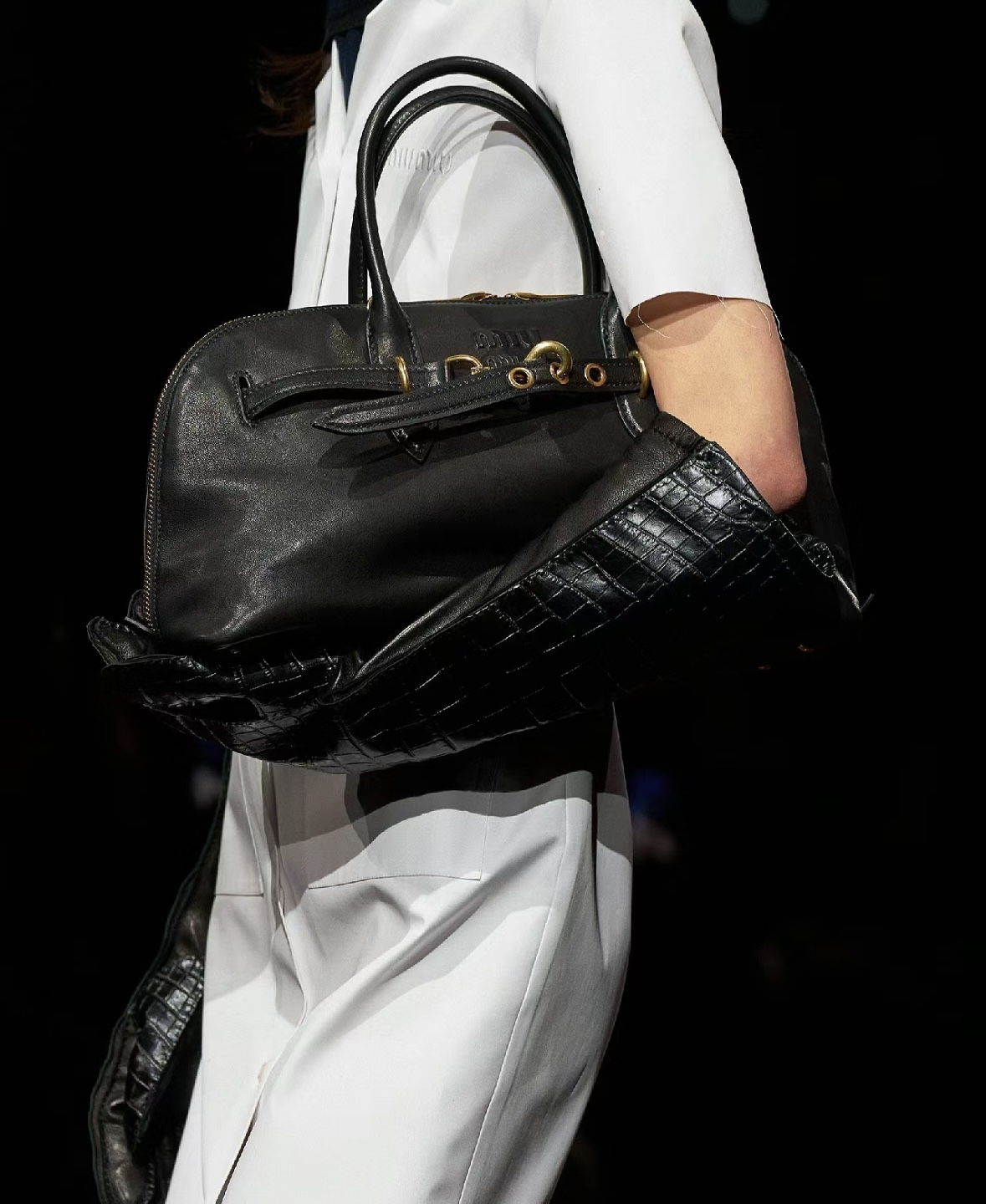 Miu Miu Product _dg6qfynGFMmt_ke1yaQcxcknAHoxudD2htmY7PA