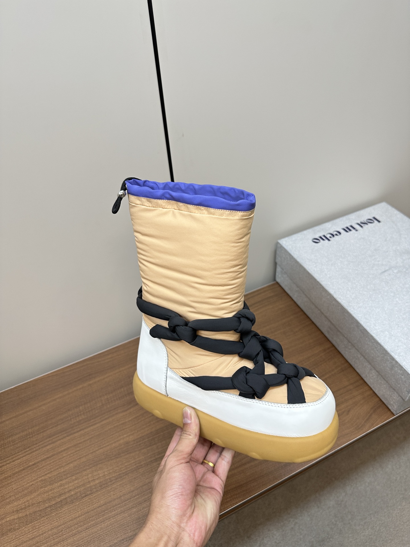 “High-Quality Designer Shoes for Brave Contemporary Women in Waterproof Velvet” - 图片 5