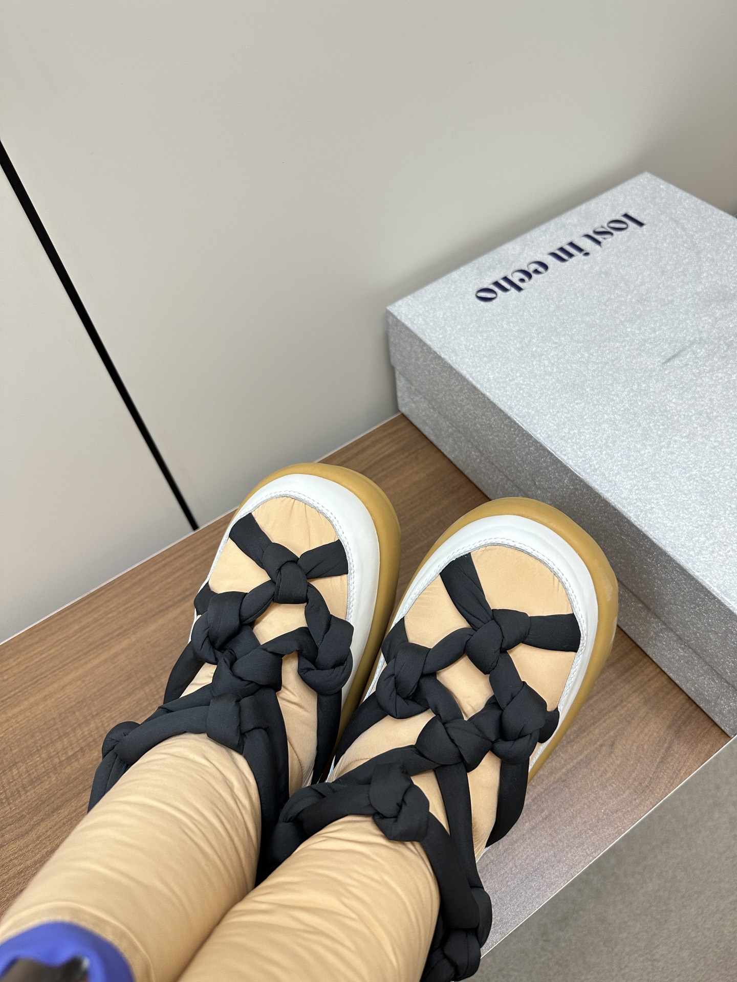 “High-Quality Designer Shoes for Brave Contemporary Women in Waterproof Velvet” - 图片 6