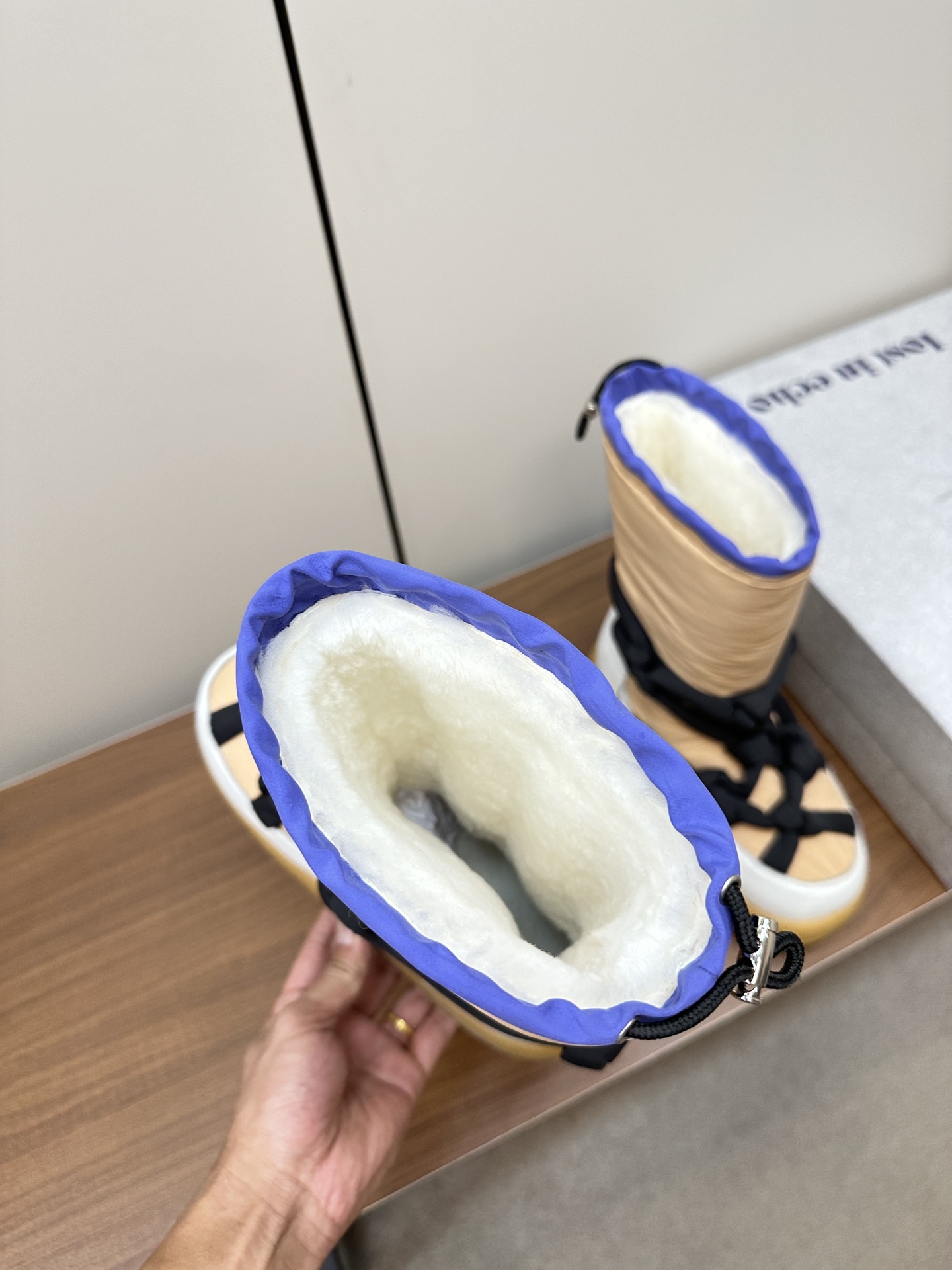 “High-Quality Designer Shoes for Brave Contemporary Women in Waterproof Velvet” - 图片 7