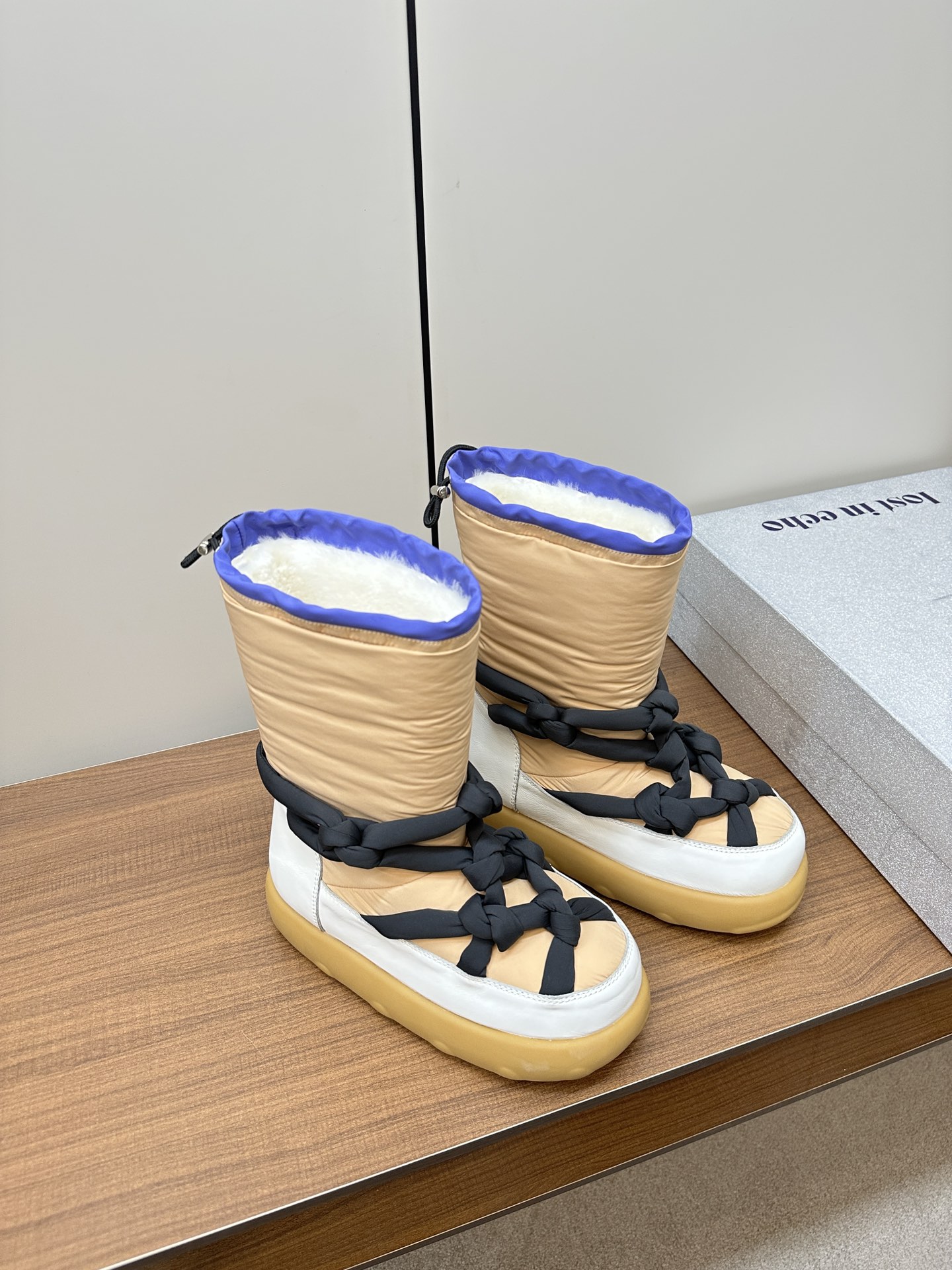 “High-Quality Designer Shoes for Brave Contemporary Women in Waterproof Velvet” - 图片 2