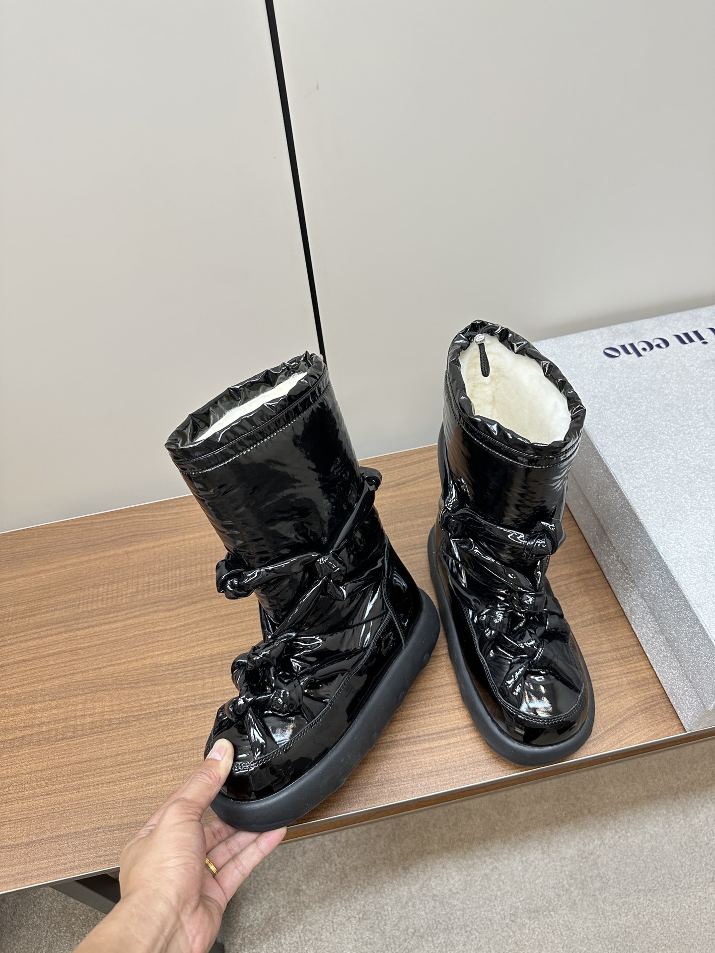 Designer’s Fashion: High-Quality Shoes for Brave Contemporary Women - 图片 4