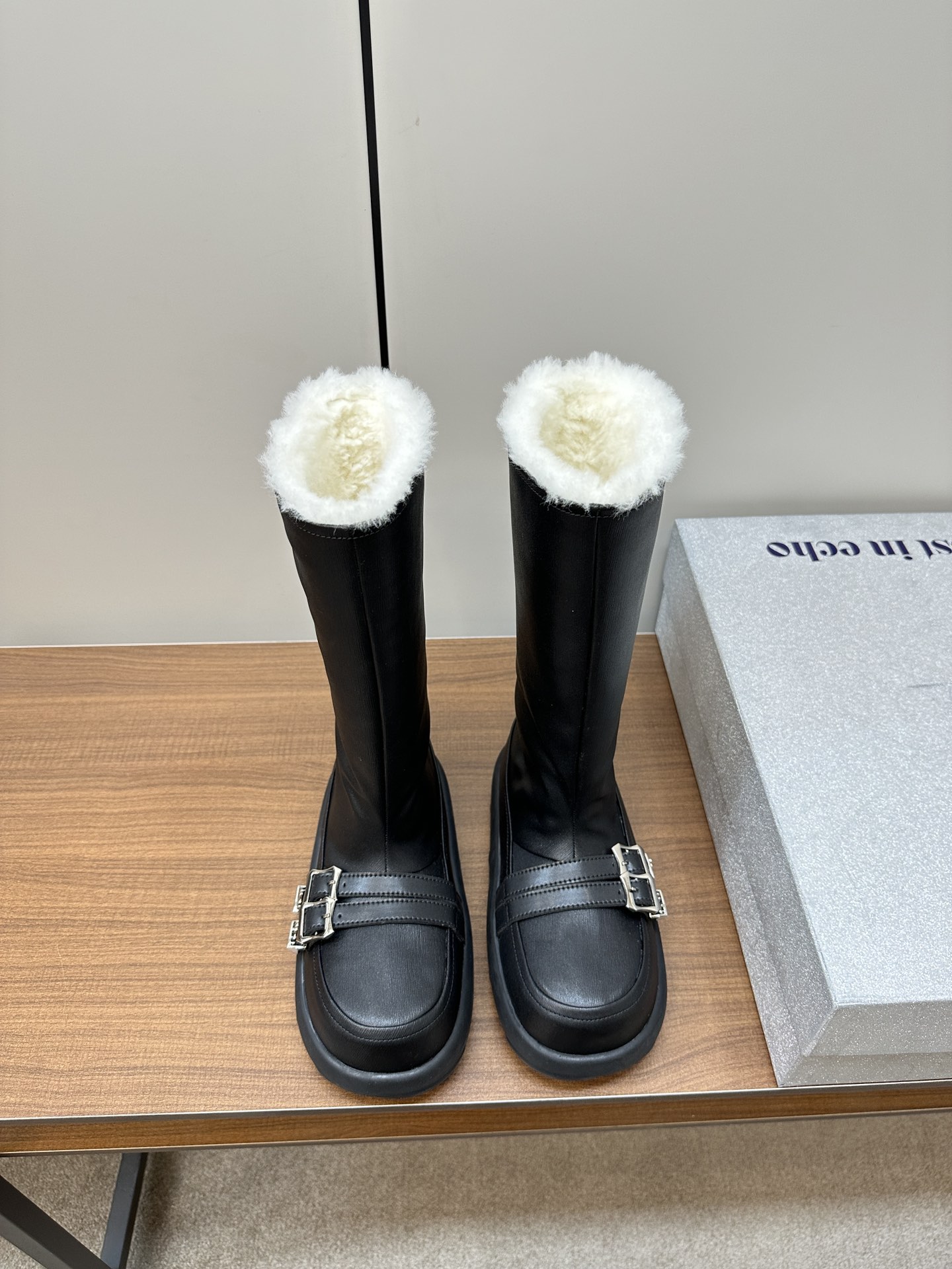 Designer’s Fashion: High-Quality, Comfortable Shoes for Modern Women