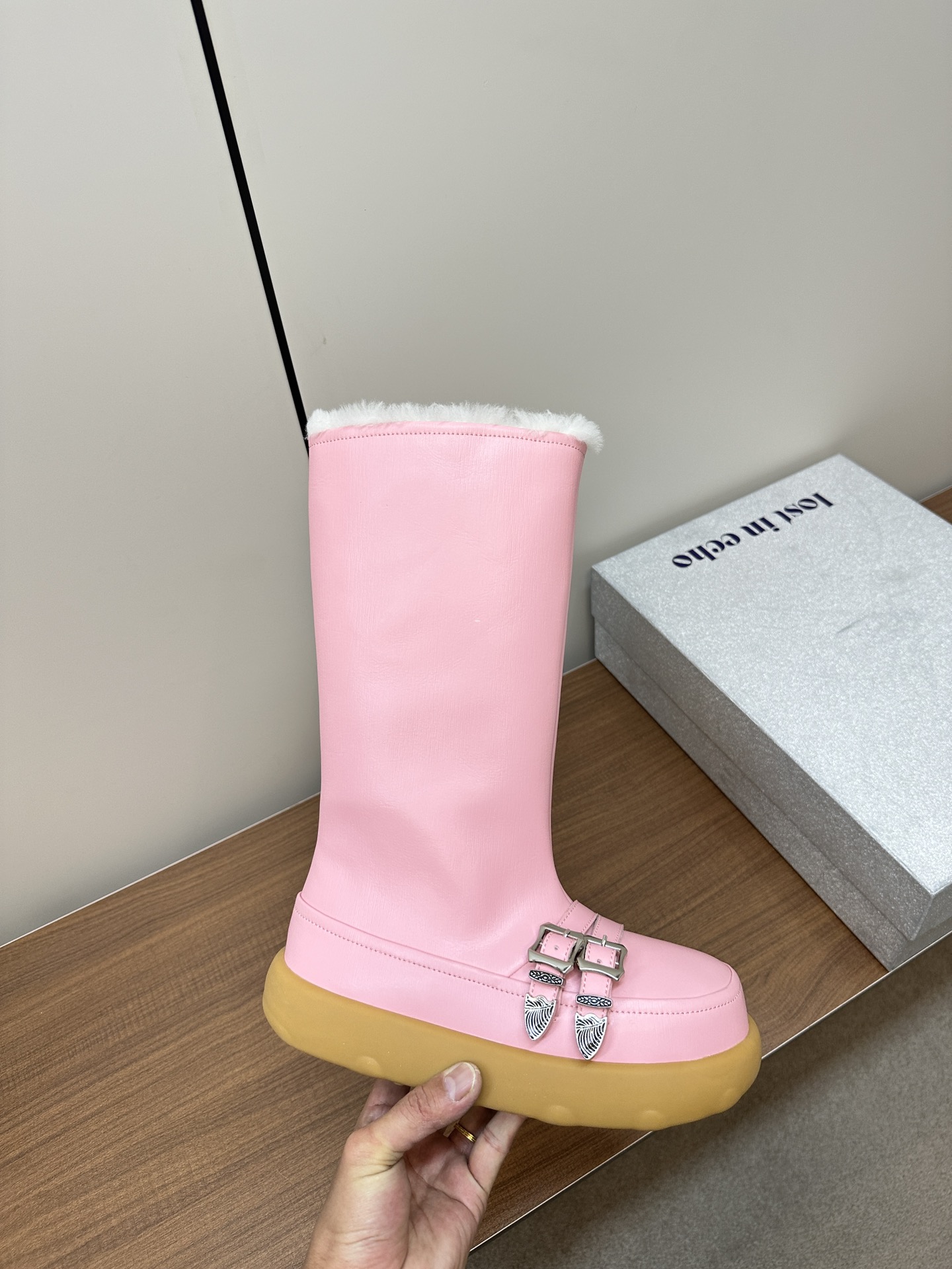 Post-Modernist Women’s Designer Shoes: Comfortable, Fashionable, and High-Quality - 图片 7