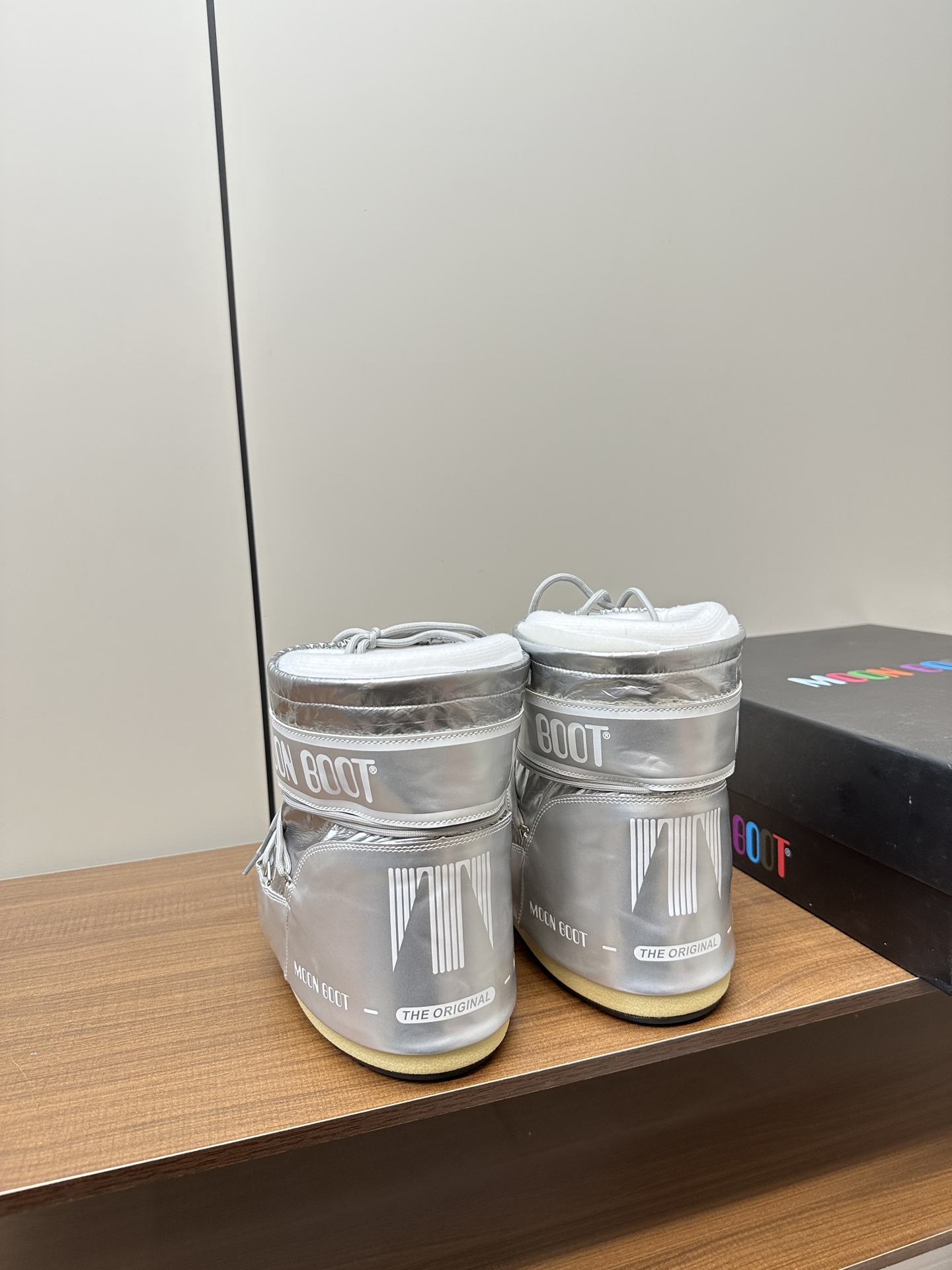 Moon Boot2023vs P775 Snow Boots: Fashionable, Comfortable, and Unique - 图片 7