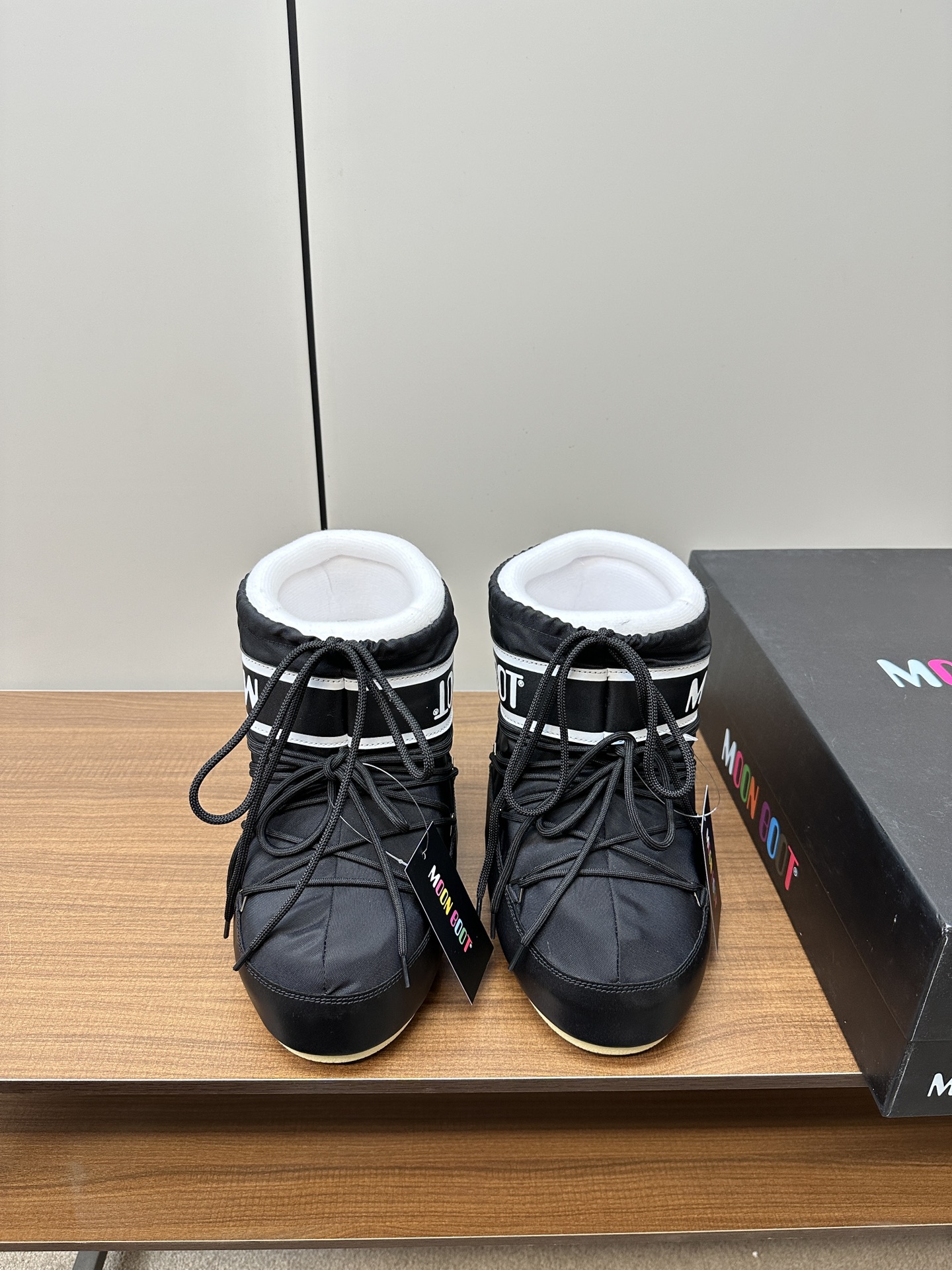Moon Boot2023vs P775: Unusual Snow Boots Trending for Autumn/Winter Fashion