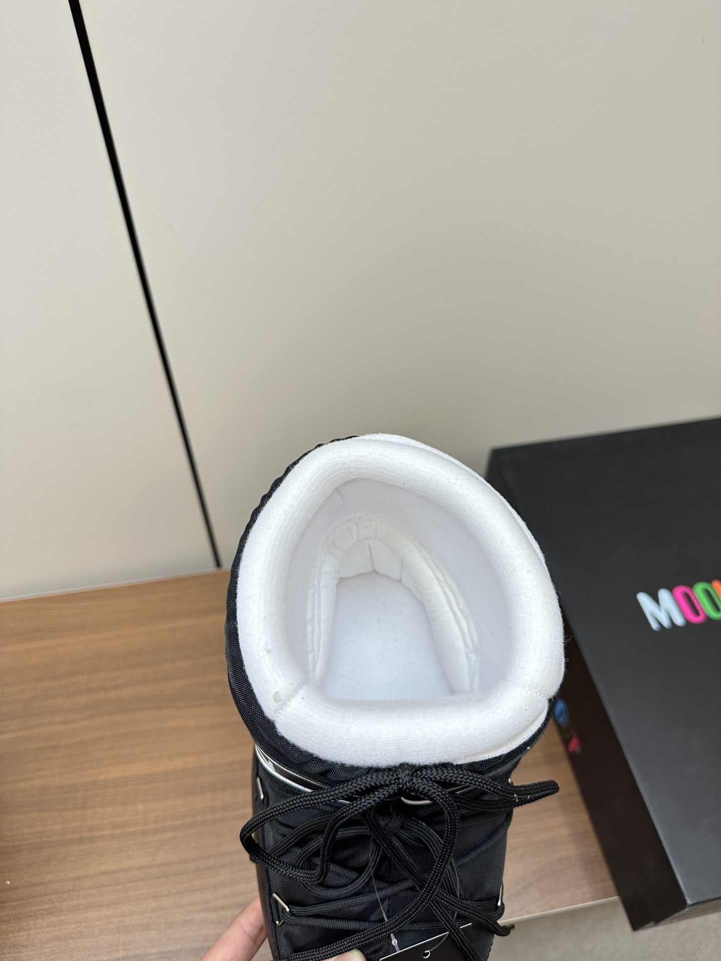 Moon Boot2023vs P775: Unusual Snow Boots Trending for Autumn/Winter Fashion - 图片 7