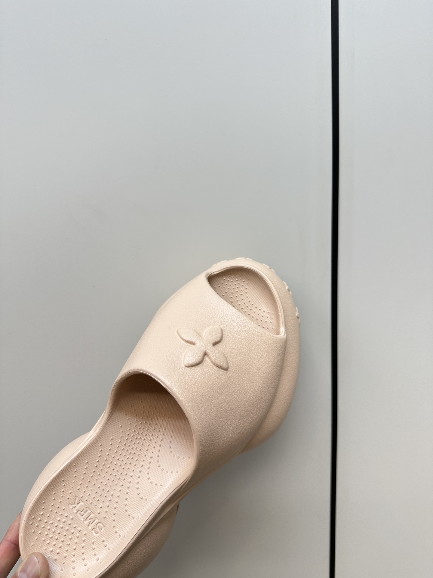 2024 Summer SMFK Thick Shoes P425: Lightweight, Flexible, Stylish Slipper with Original Rubber Bubble Material - 图片 8