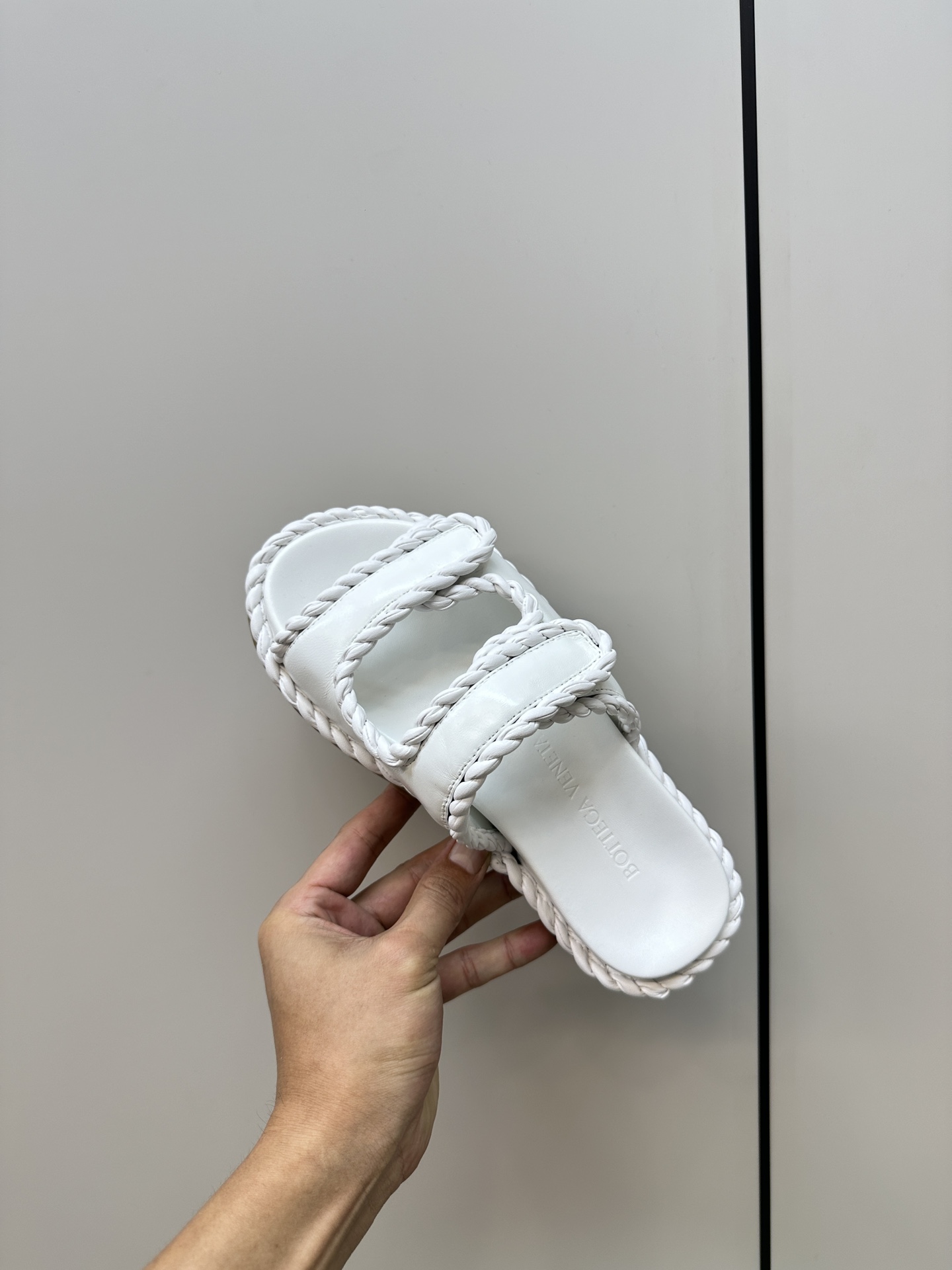 Bottega Veneta Sandal Slippers: Stylish, Visible, Fashionable, Various Options, Female Sizes 35-40 - 图片 9