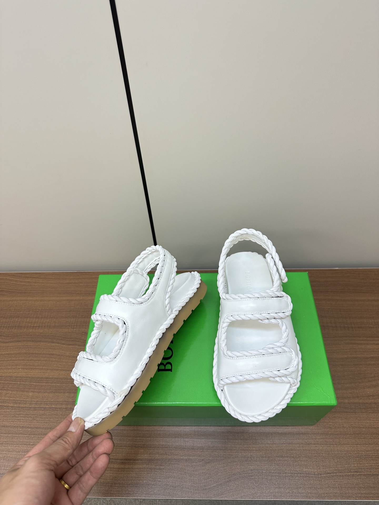 Bottega Veneta Sandal Slippers: Stylish, Visible, Fashionable, Various Options, Female Sizes 35-40 - 图片 7