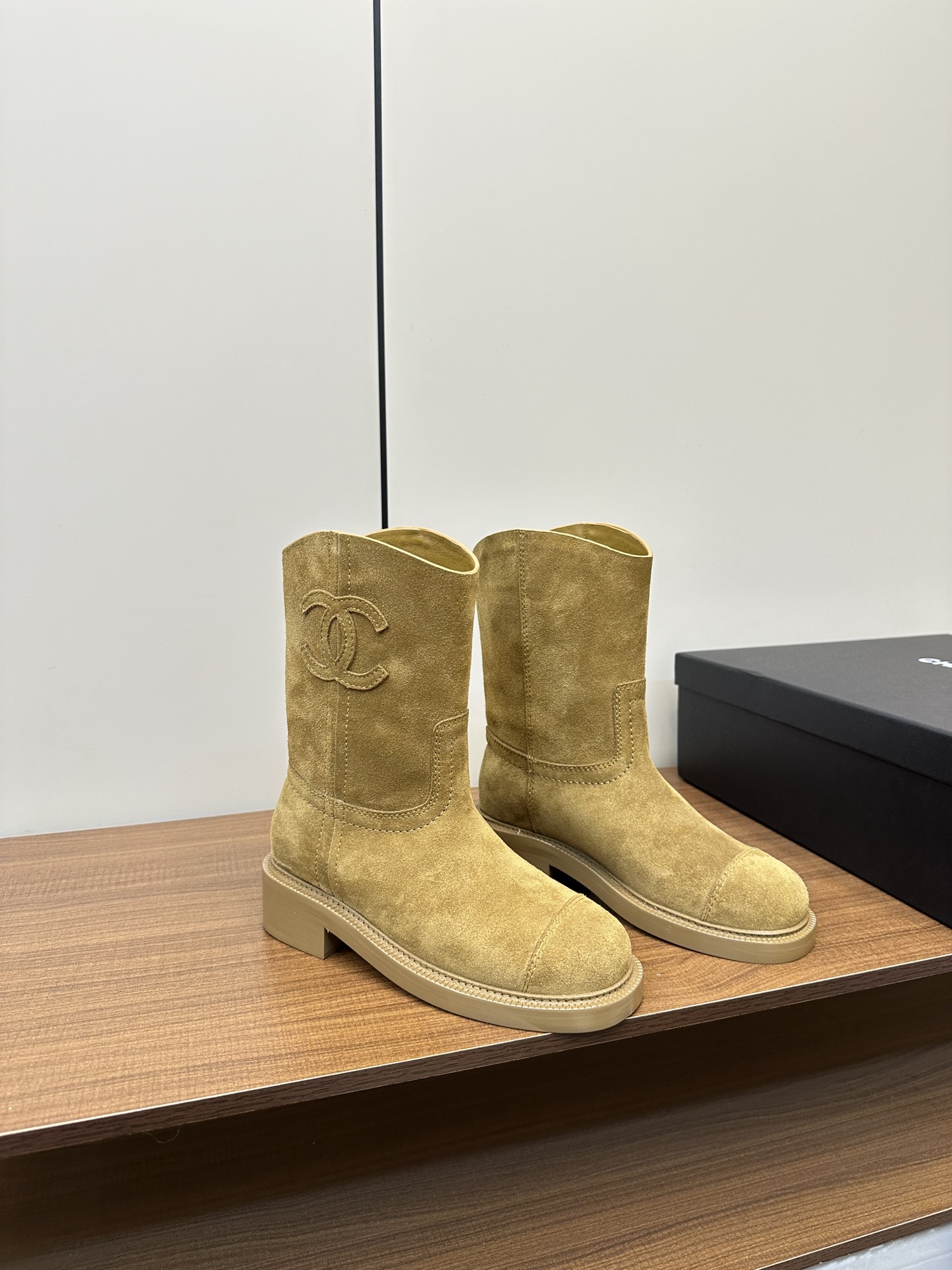 Chanel Comercio
 Botas largas Botas cortas Piel de vaca Cuero Dermis oveja Colección otoño – invierno Fashion