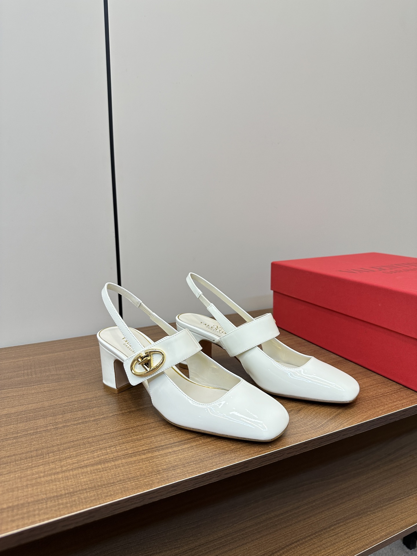 Valentino Classic Luxury Leather Shoe Loafer Ref.91DE5C04 2