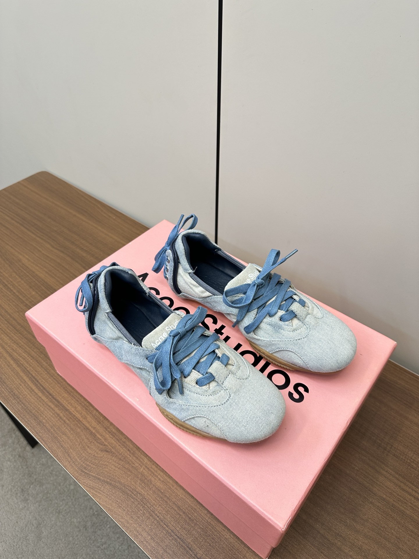 Acne Studios’ Innovative Ballet Shoes with Unique Materials and Design - 图片 2