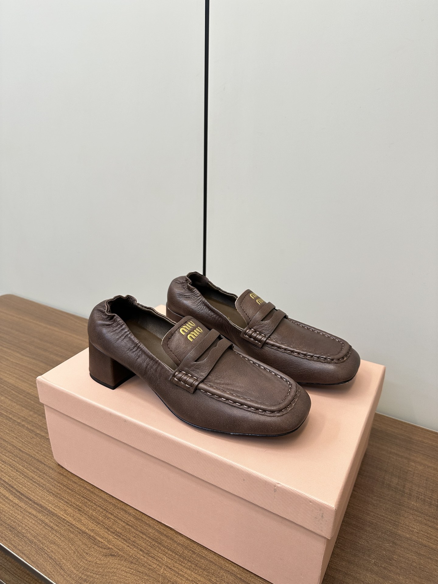 Miu Miu Classic Luxury Leather Shoe Loafer Ref.8EEDCD9D 2