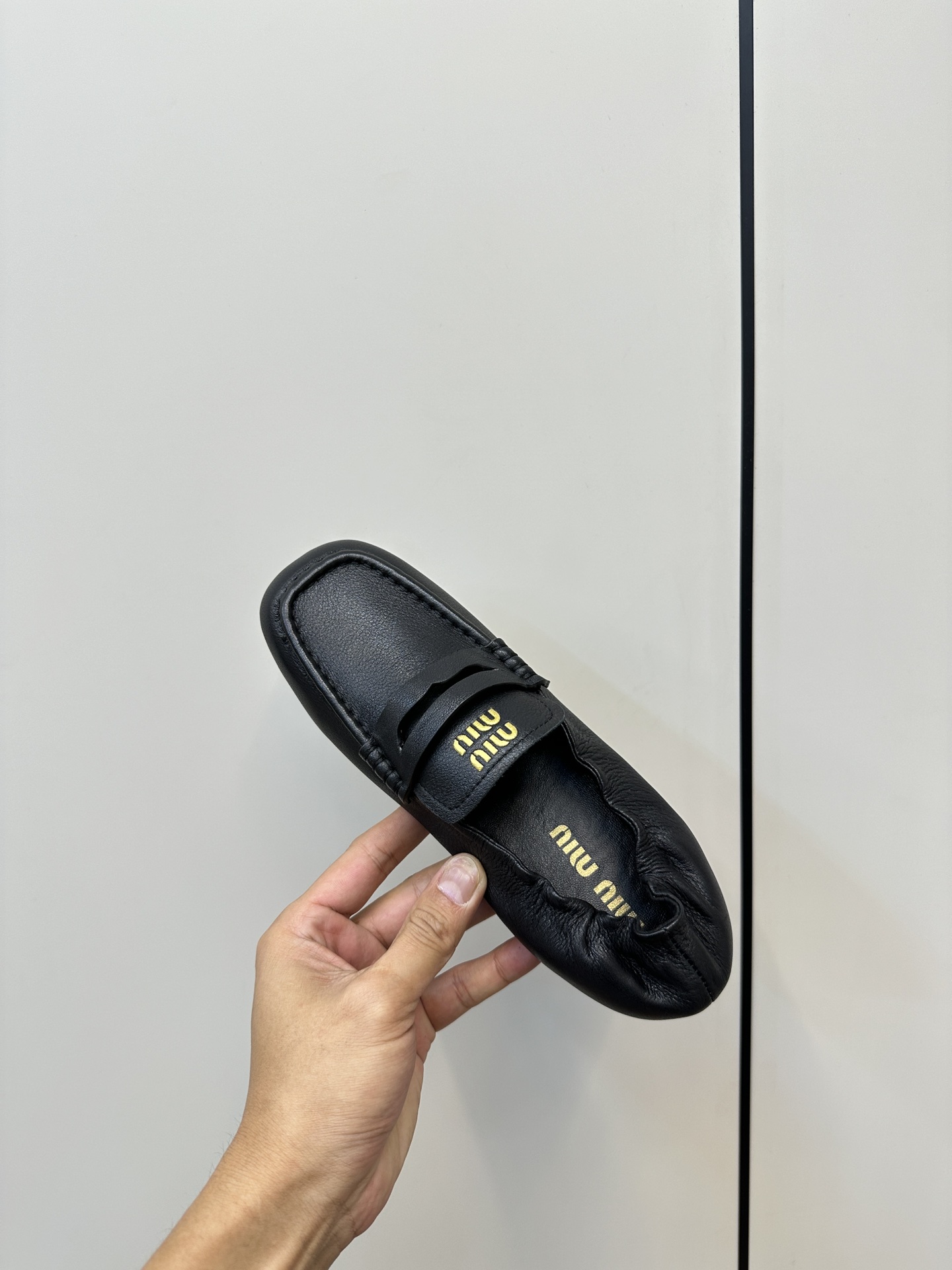 Miu Miu Classic Luxury Leather Shoe Loafer Ref.45C3A456 9