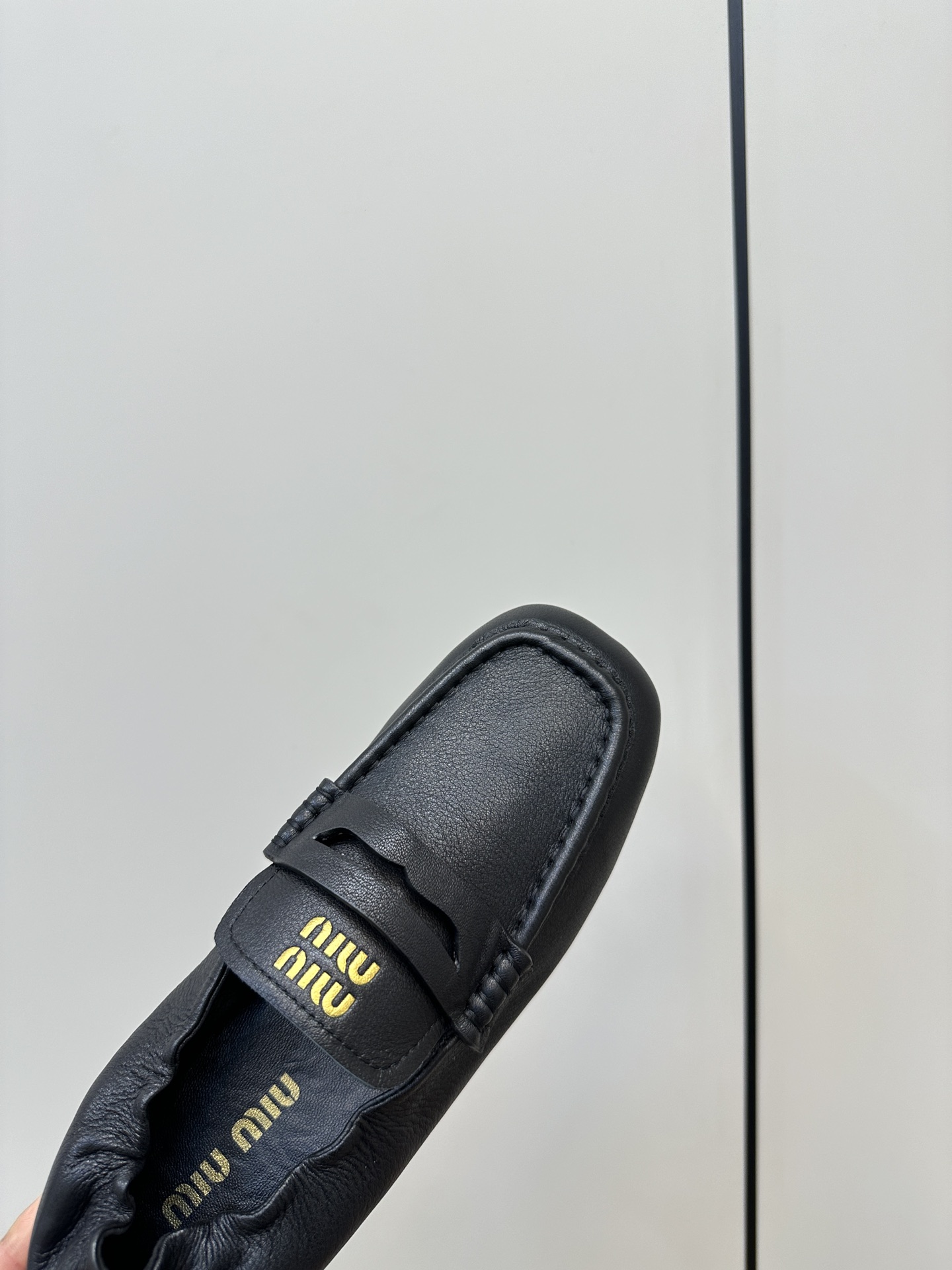 Miu Miu Classic Luxury Leather Shoe Loafer Ref.45C3A456 6