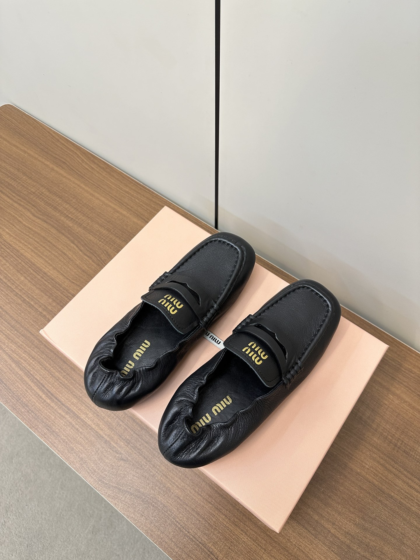 Miu Miu Classic Luxury Leather Shoe Loafer Ref.45C3A456 8