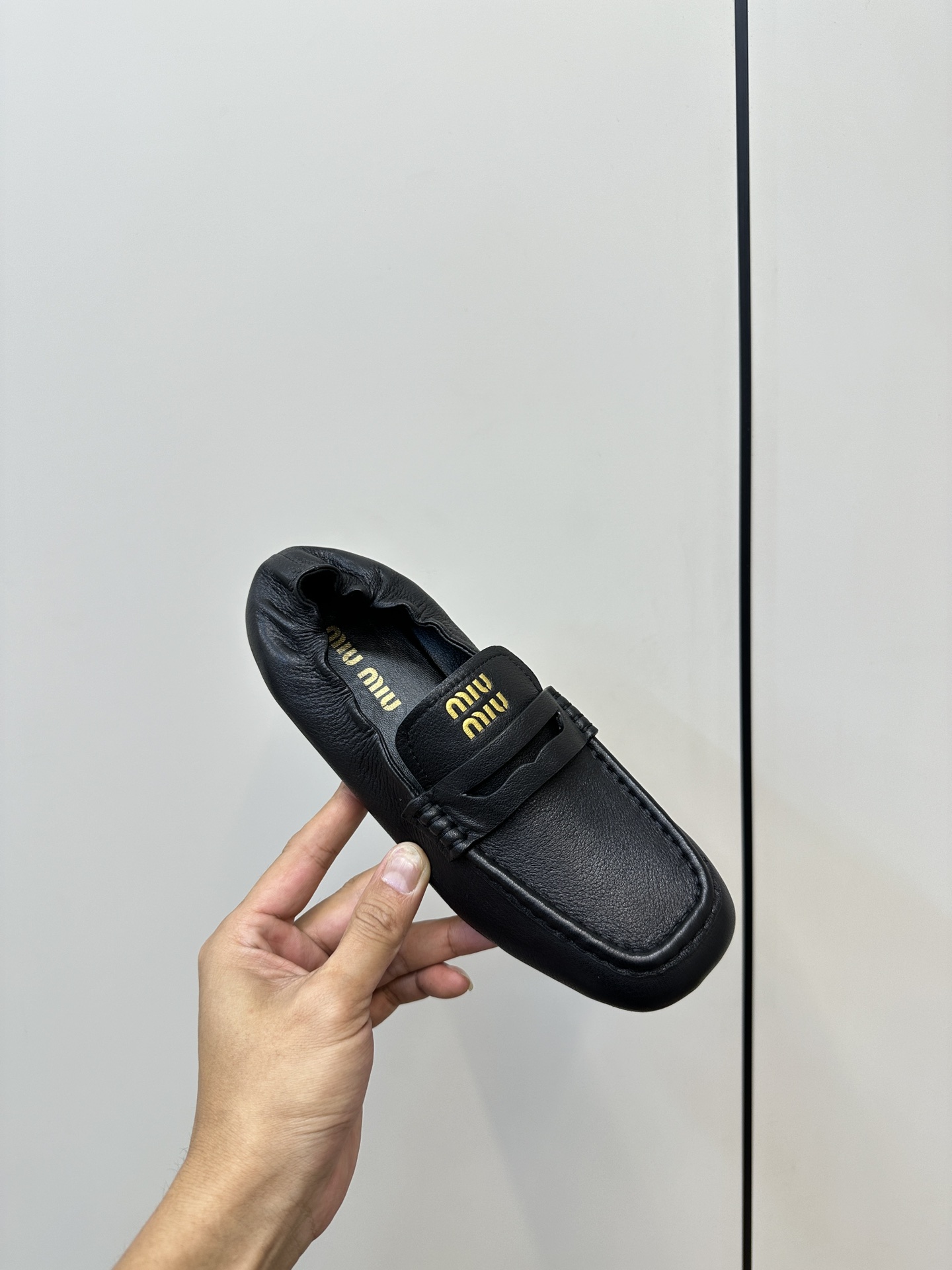 Miu Miu Classic Luxury Leather Shoe Loafer Ref.45C3A456 5