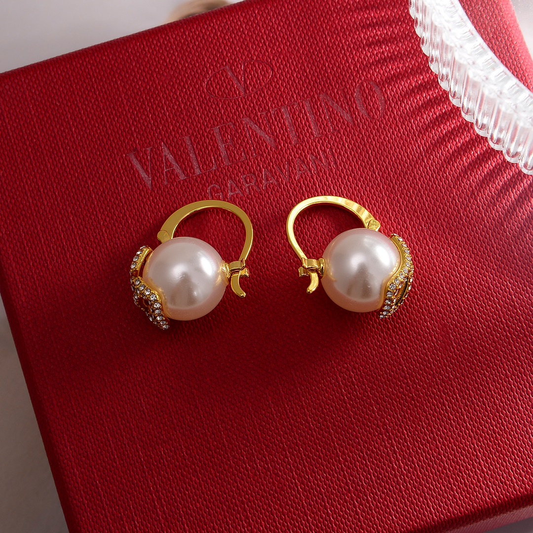 Valentino Jewelry Earring High Quality
 Gold Fashion
