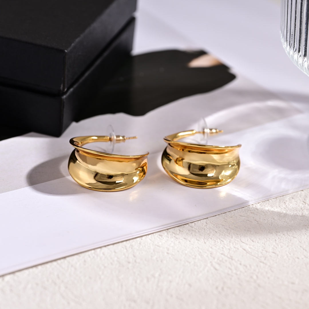 Saint Laurent luxury item 4