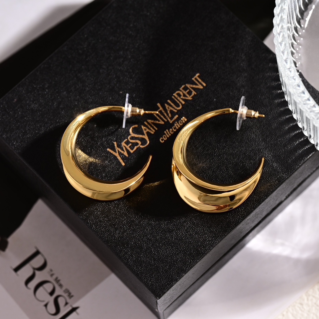 Saint Laurent luxury item 6