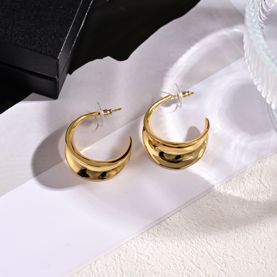 Saint Laurent luxury item 5