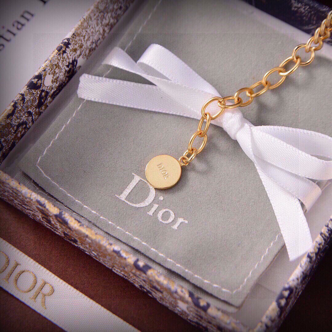Dior 新款DIOR迪奥红色字母CD手链 一致黄铜材质 有质感