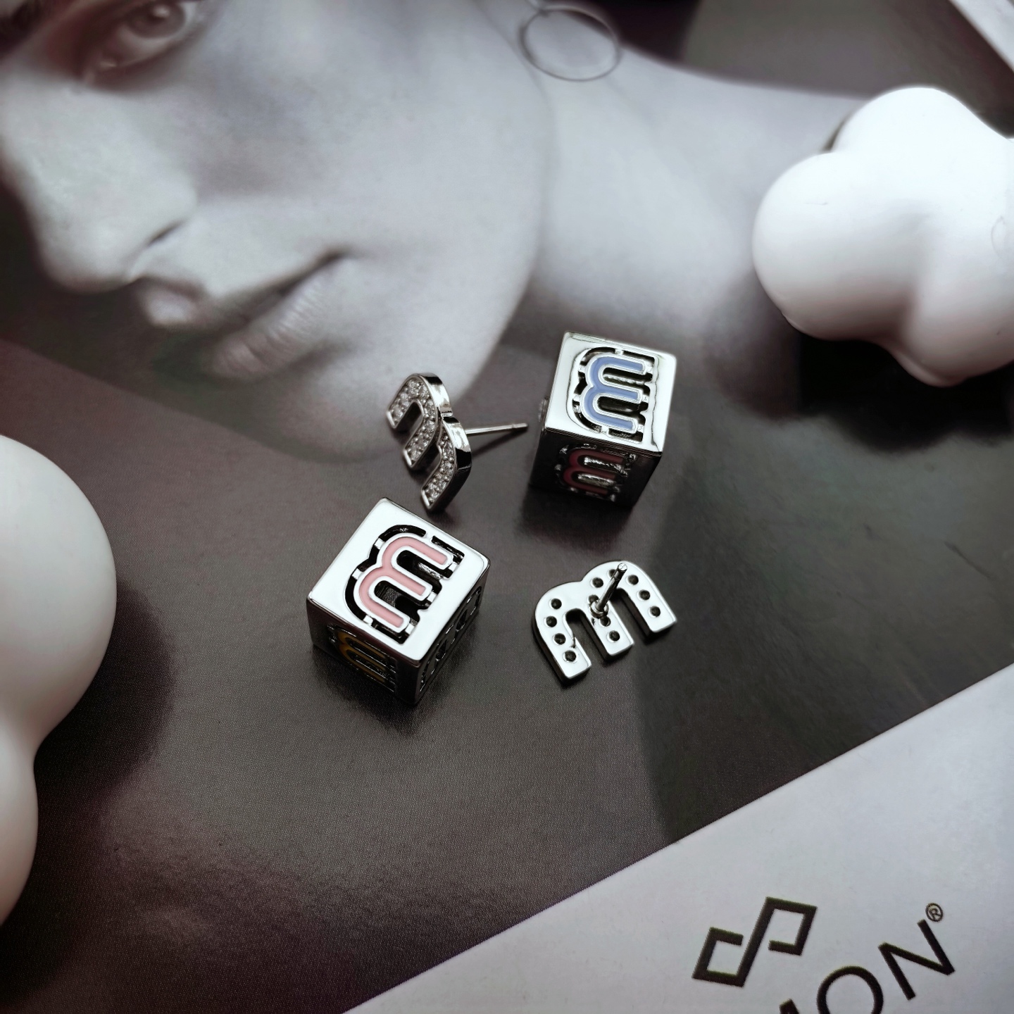 Miu Miu miumiu缪缪 新款耳钉 小红书
