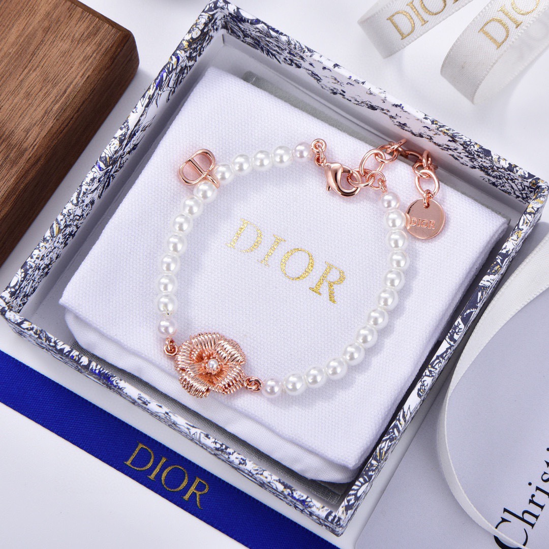 Dior 手链 新款DIOR迪奥玫瑰金花蕊耳钉 一致黄铜材质 有质感