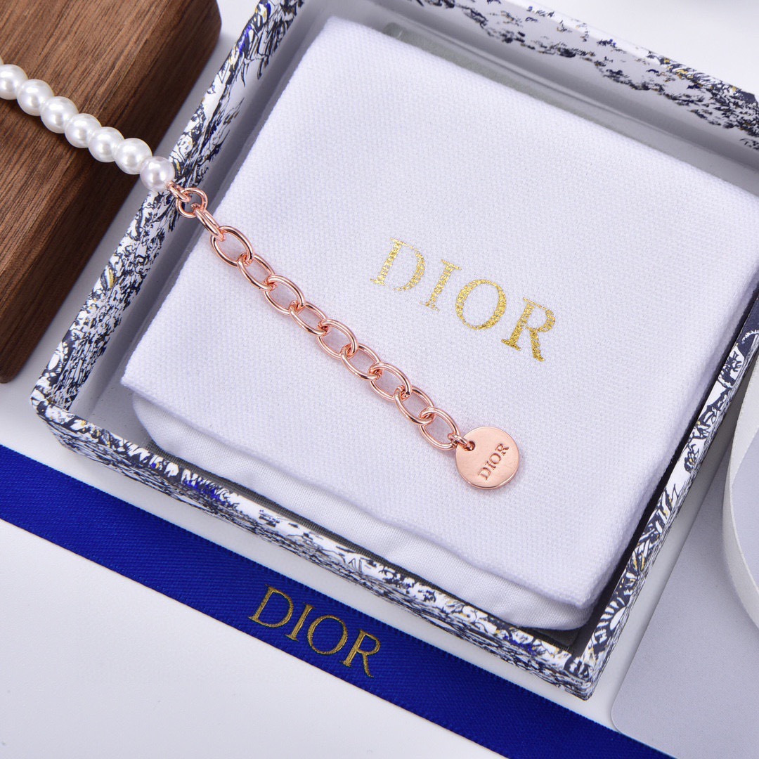 Dior 手链 新款DIOR迪奥玫瑰金花蕊耳钉 一致黄铜材质 有质感