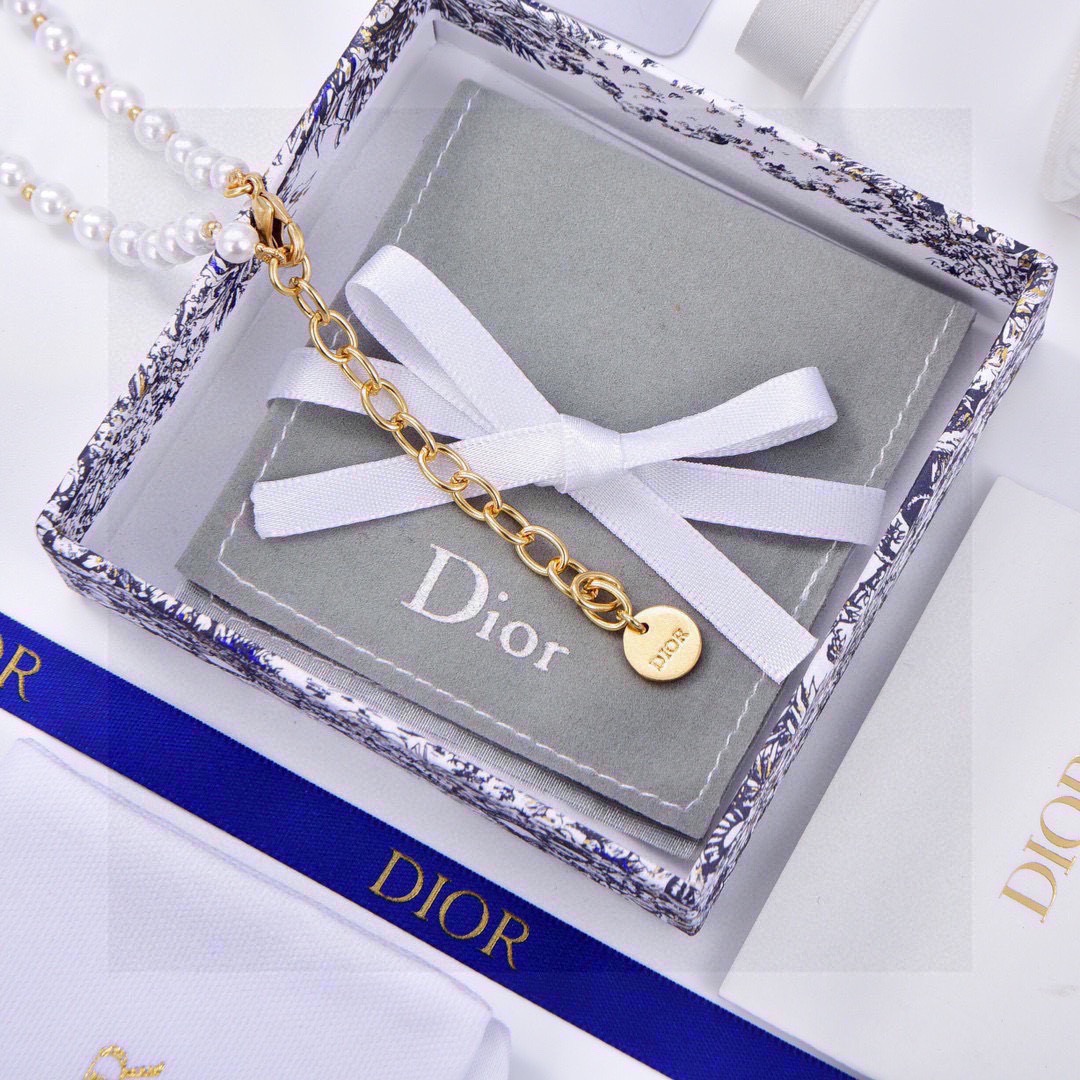 Dior 项链新品 新款DIOR迪奥玫瑰金花蕊耳钉 一致黄铜材质 有质感