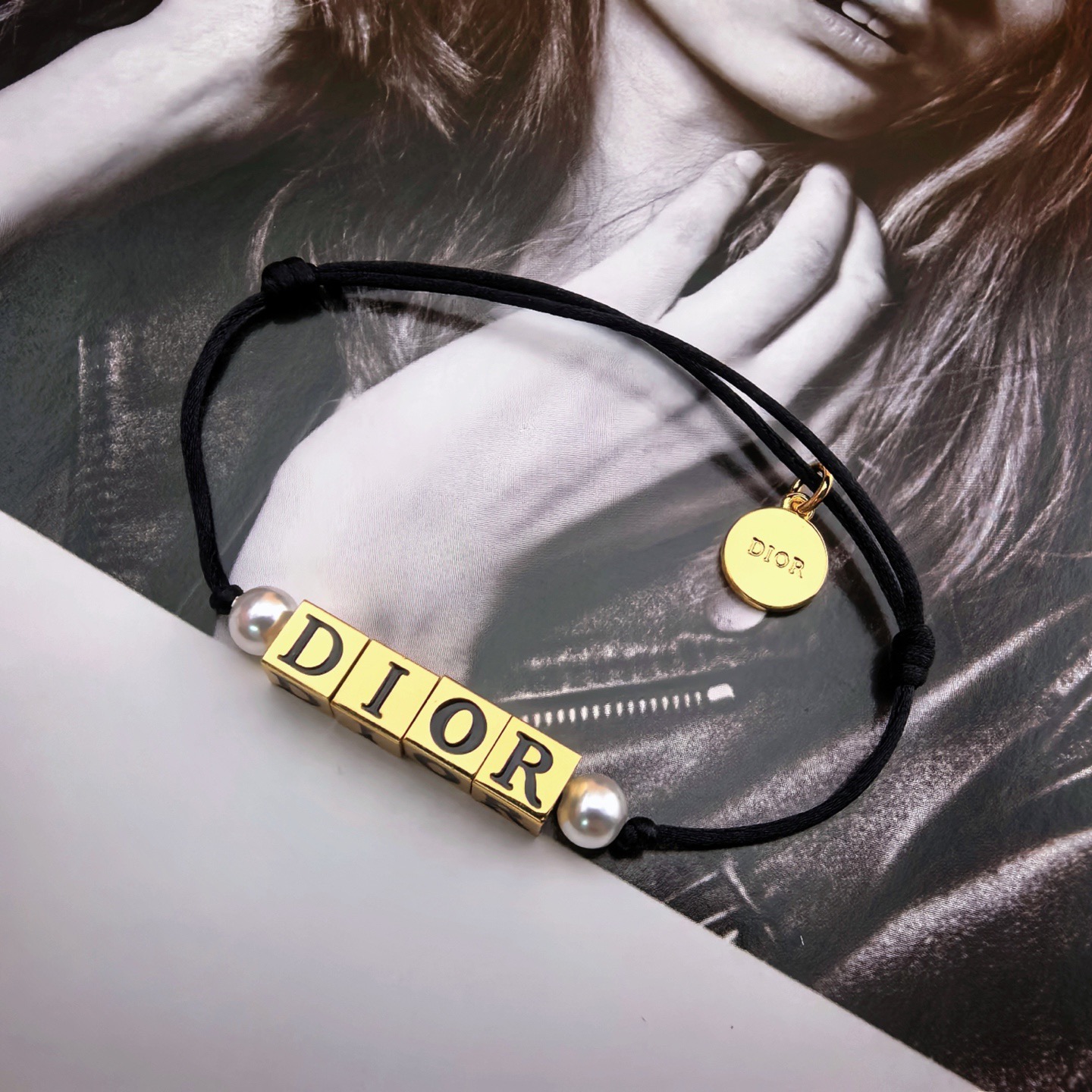Dior Dior 迪奥 苹果手链 新款上市 美得不要不要的 唯美 浪漫 火爆小红书 精选zp一致材质 超 nice