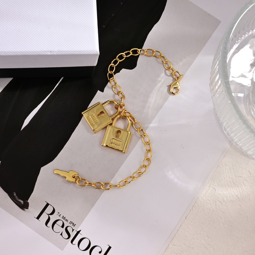 Miu Miu ZP打版 miumiu锁形手链