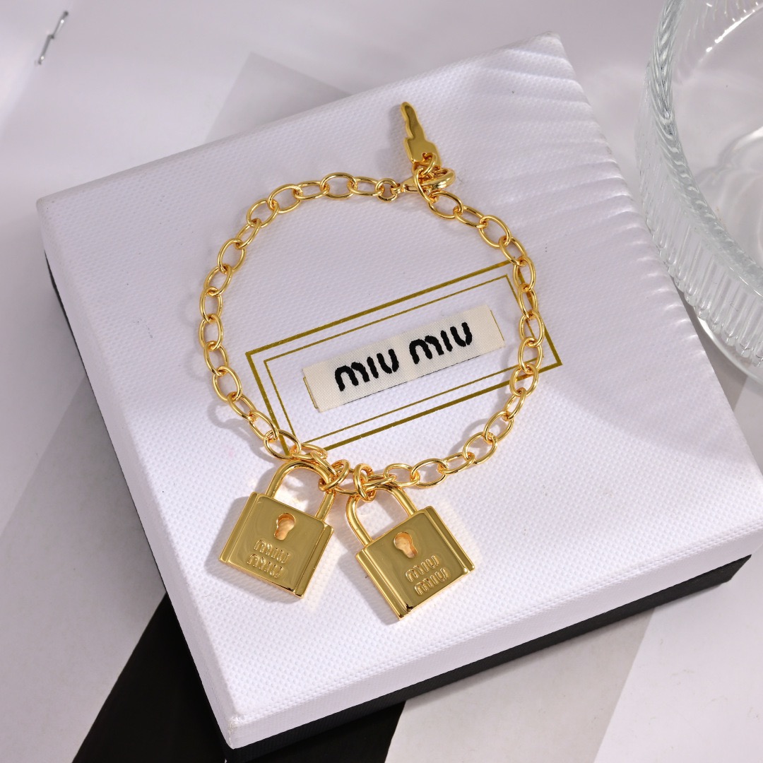 Miu Miu ZP打版 miumiu锁形手链