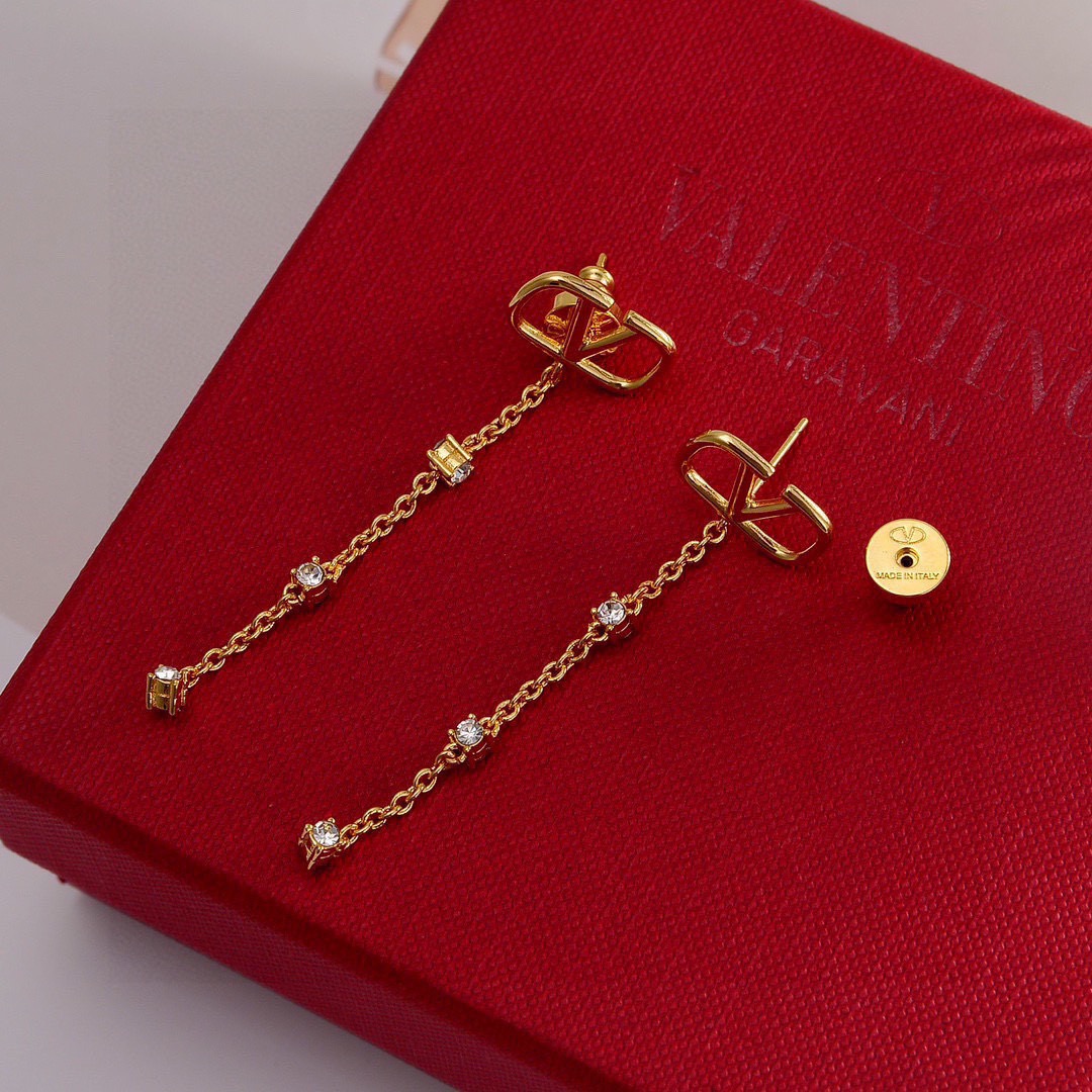 Valentino Valentino 华伦天奴 耳环 重磅新品火爆网络来了 简约大方 百搭 金色耳钉 火 设计独特 前卫 美女 款
