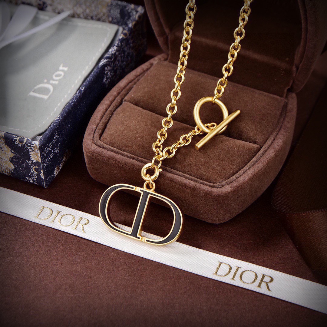 Dior dior 迪奥 新款 DIOR项链；一致 品质，黄酮材质+百搭 值得入手