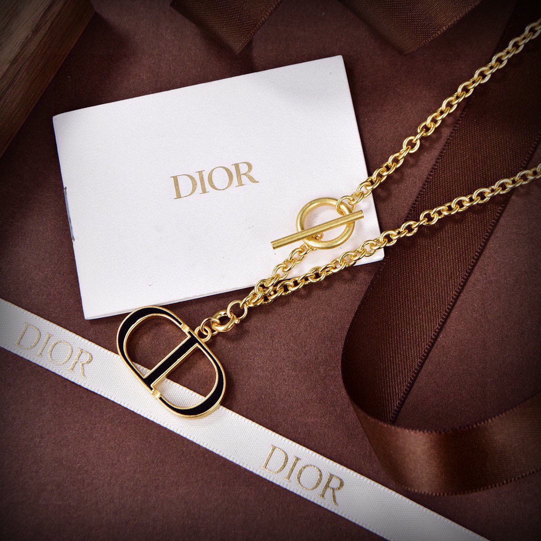Dior dior 迪奥 新款 DIOR项链；一致 品质，黄酮材质+百搭 值得入手