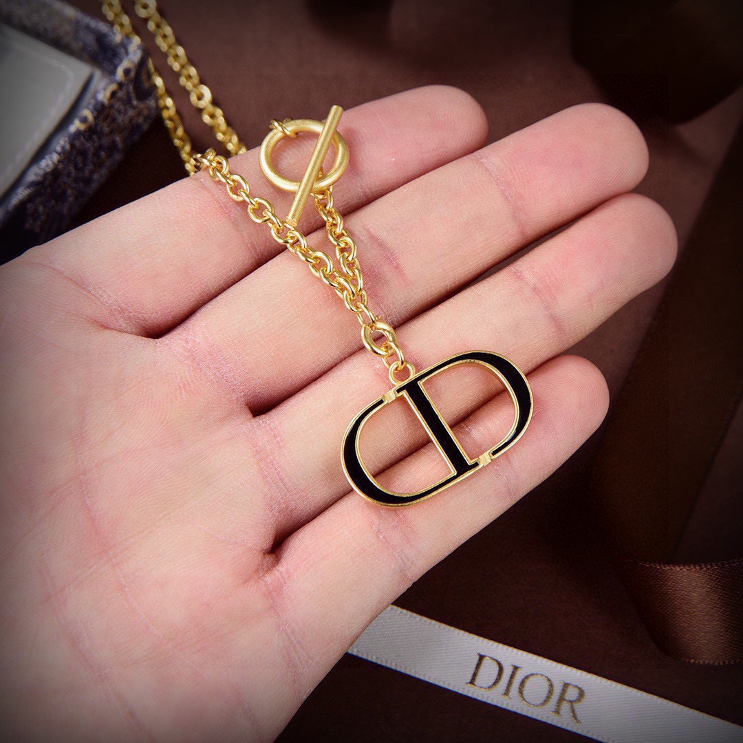 Dior dior 迪奥 新款 DIOR项链；一致 品质，黄酮材质+百搭 值得入手