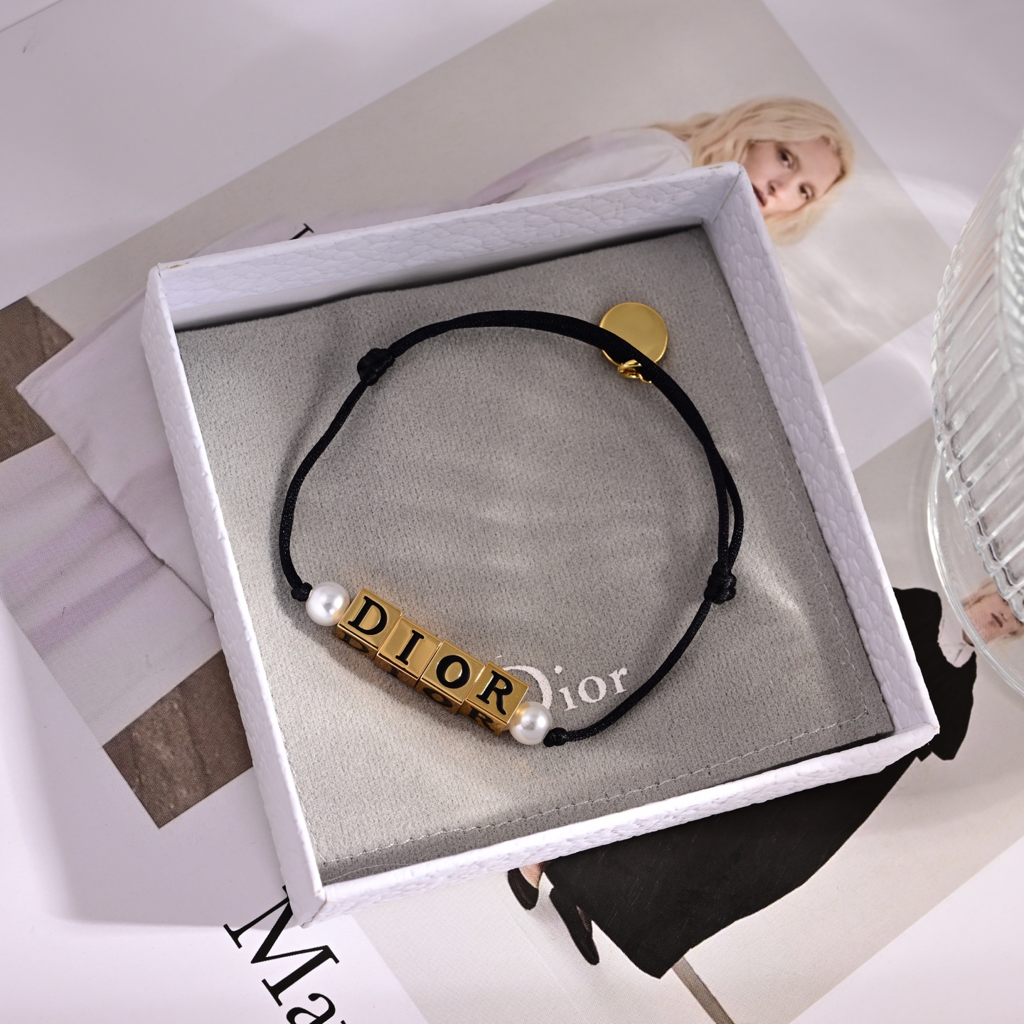 Dior Dior 迪奥 苹果手链 新款上市 美得不要不要的 唯美 浪漫 火爆小红书 精选zp一致材质 超 nice