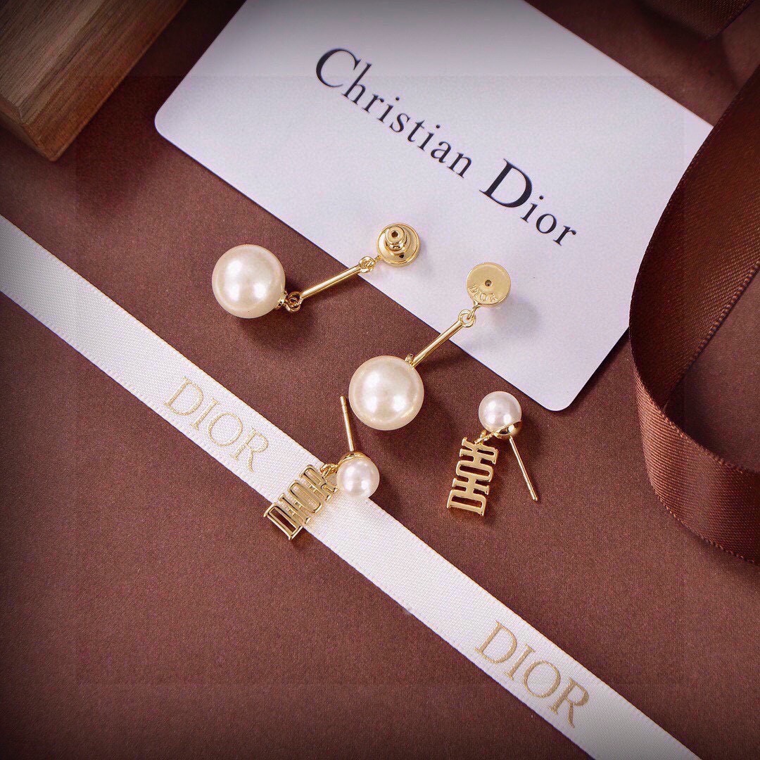 Dior Dior 迪奥 耳环 新款上市 美得不要不要的 唯美 浪漫 火爆小红书 精选zp一致材质 超 nice
