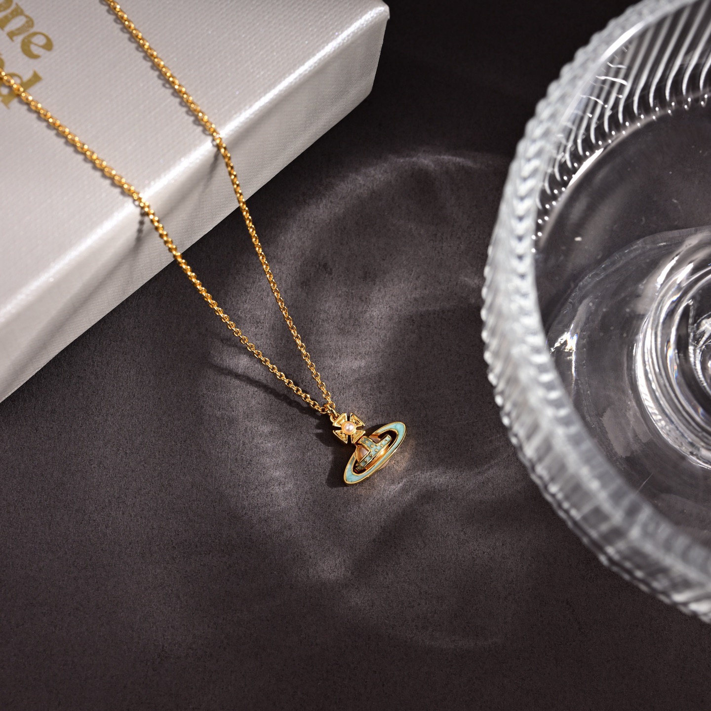 Vivienne Westwood Vivienne Westwood薇薇安西太后土星