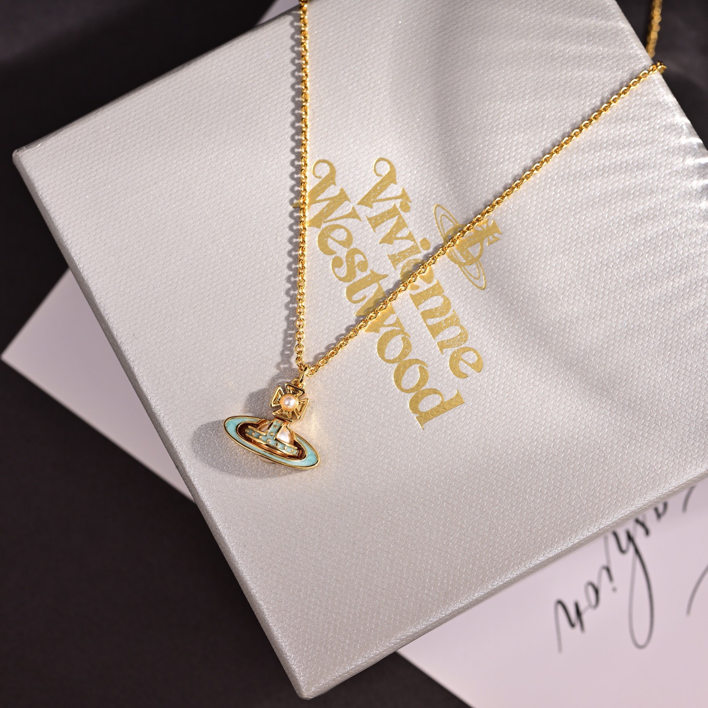 Vivienne Westwood Vivienne Westwood薇薇安西太后土星