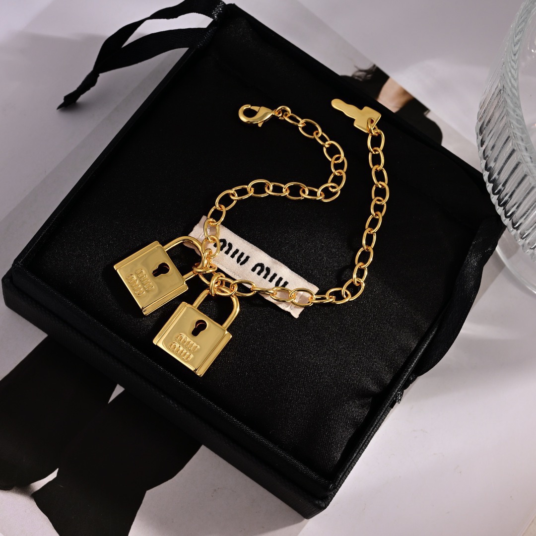 Miu Miu ZP打版 miumiu锁形手链