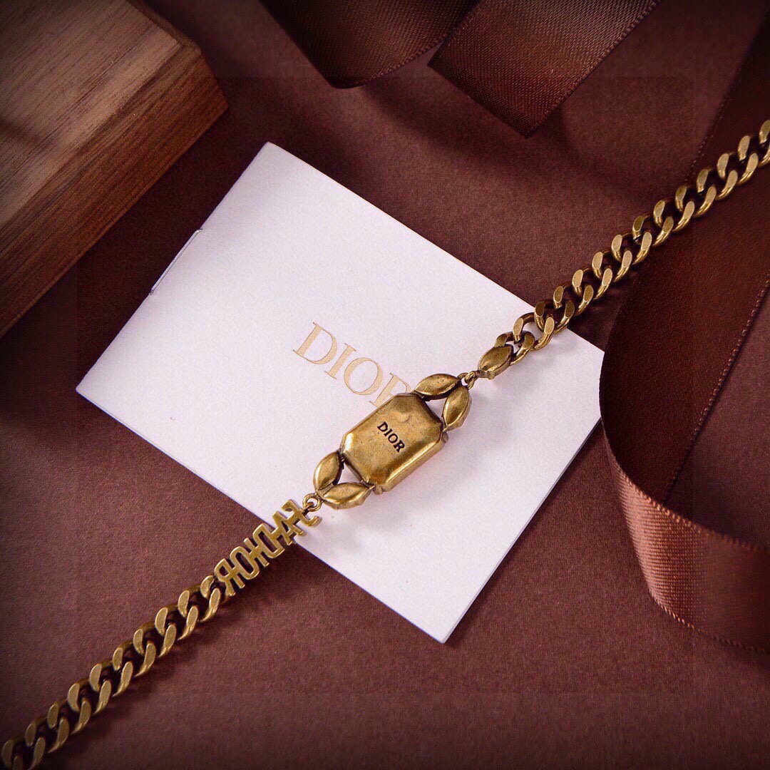 Dior 新款DIOR迪奥 项链 一致黄铜材质 有质感