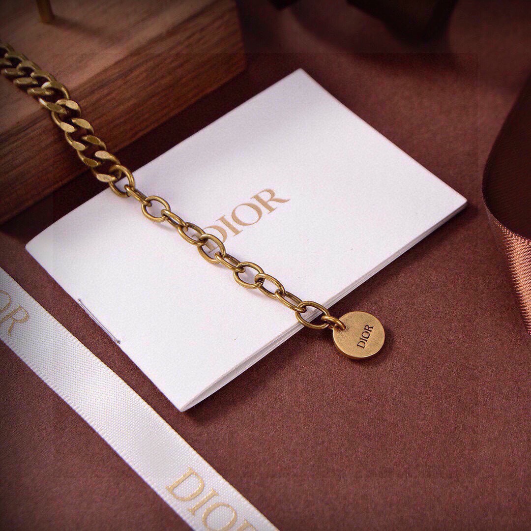 Dior 新款DIOR迪奥 项链 一致黄铜材质 有质感