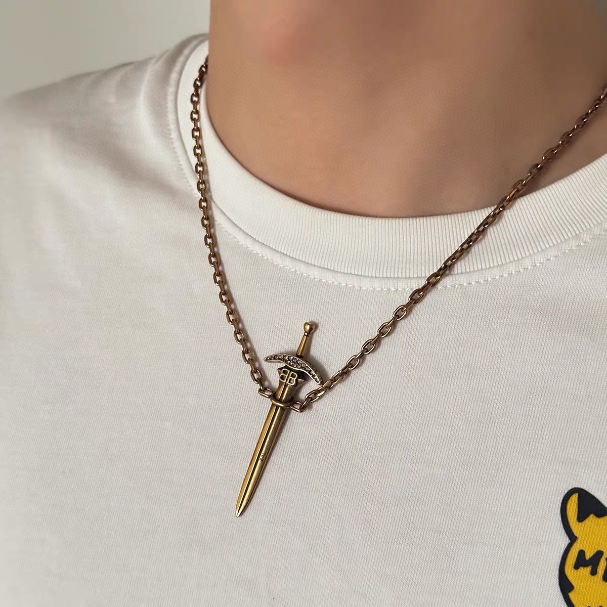 Balenciaga 新品 巴黎世家 Balenciaga 新款项链 一致黄铜材质电镀18k金 火 设计独特 前卫 美女